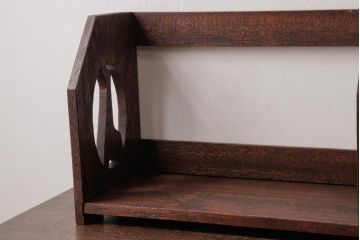 アンティーク雑貨　和製アンティーク　キリンの透かし彫りが愛らしいブックスタンド(本立て)