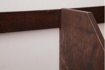 アンティーク雑貨　和製アンティーク　キリンの透かし彫りが愛らしいブックスタンド(本立て)