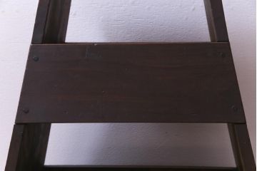 アンティーク雑貨　和製アンティーク　シックな色味とシンプルなデザインが魅力の踏み台(花台、飾り台)