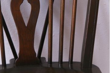 ヴィンテージ家具　イギリスビンテージ　美しい背もたれが魅力的なホイールバックチェア(ウィンザーチェア、ダイニングチェア、ウインザーチェア)