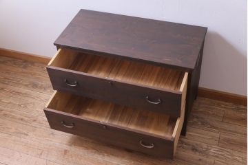 アンティーク家具　和製アンティーク　引手金具がスタイリッシュでおしゃれな箪笥ローボード(ローチェスト)