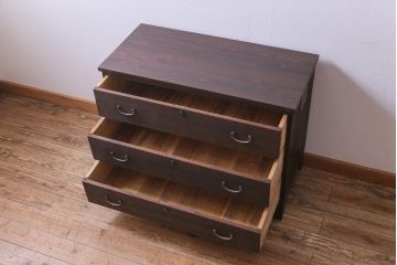 アンティーク家具　和製アンティーク　取っ手金具がモダンでおしゃれな箪笥ローボード(ローチェスト)