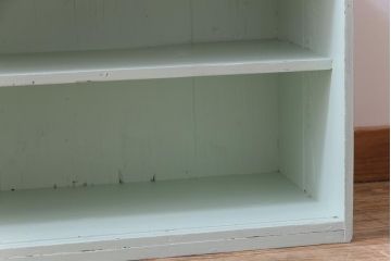 ペイント家具　フレンチシャビーな空間によく似合うパステルカラーの収納棚