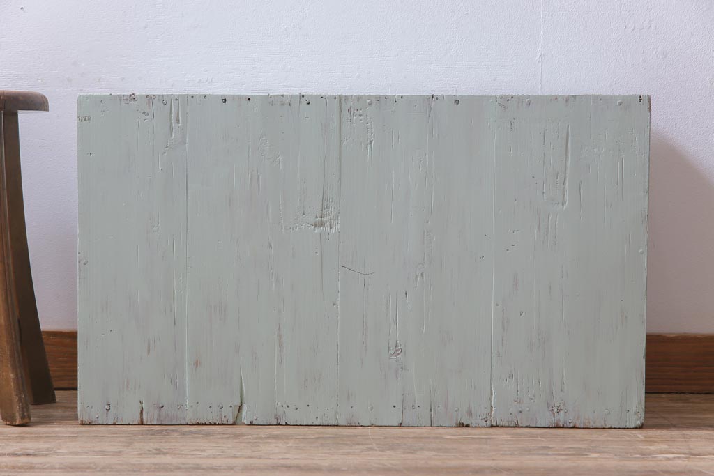 ペイント家具　フレンチシャビーな空間によく似合うパステルカラーの収納棚