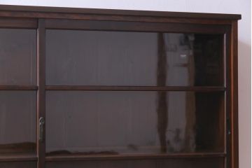 レトロ家具　和製アンティーク　ゆらゆらガラスがレトロな雰囲気を演出する戸棚(収納棚、飾り棚)