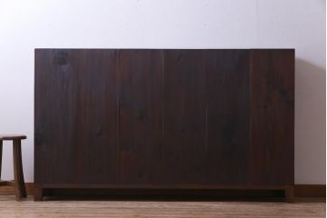 レトロ家具　和製アンティーク　ガラスのゆらぎが味わい深いレトロな戸棚(収納棚、飾り棚)