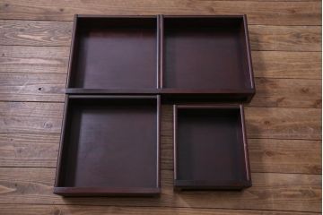 アンティーク家具　和製アンティーク　唐木　花鳥模様の彫りが華やかな飾り棚(収納棚、茶棚)