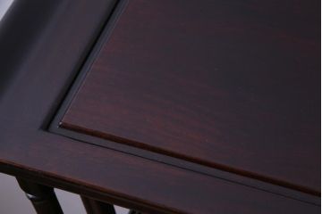 アンティーク家具　和製アンティーク　唐木　花鳥模様の彫りが華やかな飾り棚(収納棚、茶棚)