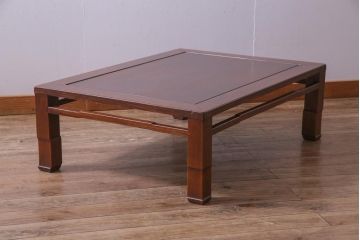 アンティーク家具　和製アンティーク　総ケヤキ材　幕板のデザインが素敵な座卓(ローテーブル、センターテーブル)