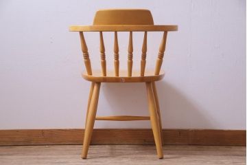 ヴィンテージ家具　ビンテージ　飛騨産業　キツツキ　明るい色味で空間をぱっと明るくしてくれるブナ材アームチェア