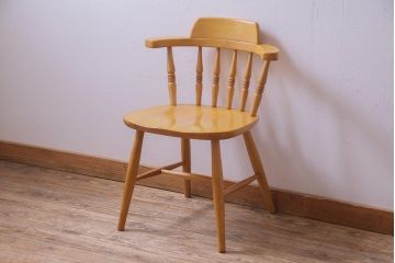 ヴィンテージ家具　ビンテージ　飛騨産業　キツツキ　明るい色味で空間をぱっと明るくしてくれるブナ材アームチェア