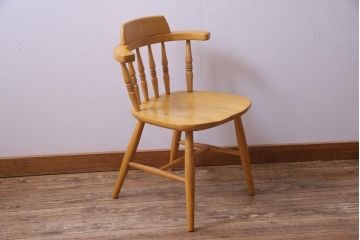 ヴィンテージ家具　ビンテージ　飛騨産業　キツツキ　明るい色味で空間をぱっと明るくしてくれるブナ材アームチェア