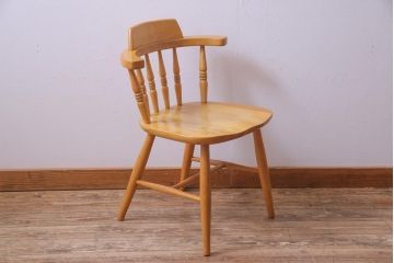 ヴィンテージ家具　ビンテージ　飛騨産業　キツツキ　明るい色味で空間をぱっと明るくしてくれるブナ材アームチェア(1)
