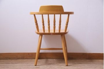 ヴィンテージ家具　ビンテージ　飛騨産業　キツツキ　明るい色味で空間をぱっと明るくしてくれるブナ材アームチェア(1)