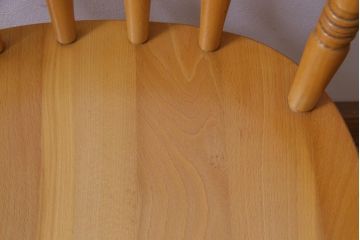 ヴィンテージ家具　ビンテージ　飛騨産業　キツツキ　明るい色味で空間をぱっと明るくしてくれるブナ材アームチェア(1)