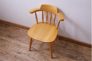 ヴィンテージ家具　ビンテージ　飛騨産業　キツツキ　明るい色味で空間をぱっと明るくしてくれるブナ材アームチェア(2)