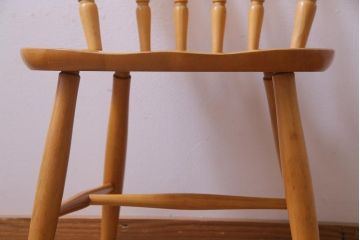 ヴィンテージ家具　ビンテージ　飛騨産業　キツツキ　明るい色味で空間をぱっと明るくしてくれるブナ材アームチェア(2)