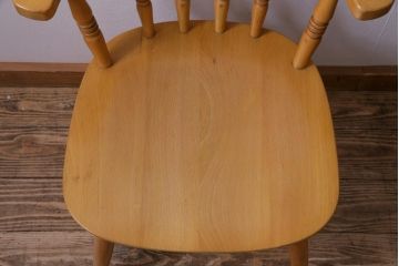 ヴィンテージ家具　ビンテージ　飛騨産業　キツツキ　明るい色味で空間をぱっと明るくしてくれるブナ材アームチェア(3)