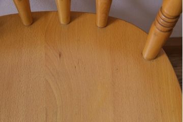 ヴィンテージ家具　ビンテージ　飛騨産業　キツツキ　明るい色味で空間をぱっと明るくしてくれるブナ材アームチェア(3)