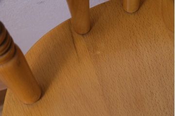 ヴィンテージ家具　ビンテージ　飛騨産業　キツツキ　明るい色味で空間をぱっと明るくしてくれるブナ材アームチェア(3)