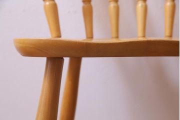 ヴィンテージ家具　ビンテージ　飛騨産業　キツツキ　明るい色味で空間をぱっと明るくしてくれるブナ材アームチェア(3)