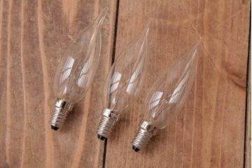 フランスアンティーク　3灯　華やかな存在感を放つクリスタルドロップ付き壁掛けシャンデリア(ウォールブラケット)