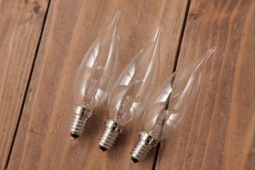 フランスアンティーク　3灯　華やかな存在感を放つクリスタルドロップ付き壁掛けシャンデリア(ウォールブラケット)(1)