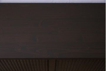 ラフジュ工房オリジナル　明治期　引き戸が趣添えるシンプルな収納棚(サイドボード)