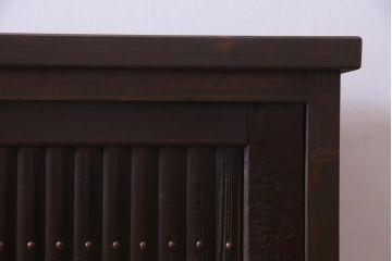 ラフジュ工房オリジナル　明治期　引き戸が趣添えるシンプルな収納棚(サイドボード)