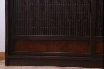 ラフジュ工房オリジナル　明治期　引き戸が趣添えるシンプルな収納棚(サイドボード)