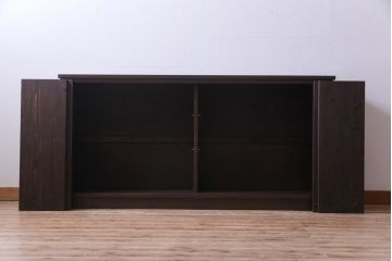 ラフジュ工房オリジナル　明治期　引き戸が趣添えるシンプルな収納棚(サイドボード)