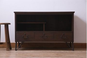 アンティーク家具　和製アンティーク　扉無しが使いやすい鉄脚ローボード(収納棚、オープンラック)
