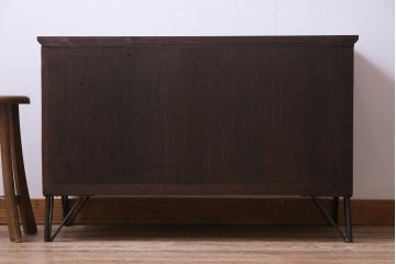 アンティーク家具　和製アンティーク　扉無しが使いやすい鉄脚ローボード(収納棚、オープンラック)