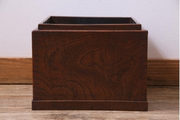 アンティーク雑貨　和製アンティーク　ケヤキ玉杢材　和の風情を堪能する角火鉢(手あぶり、箱火鉢)
