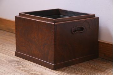 アンティーク雑貨　和製アンティーク　ケヤキ玉杢材　和の風情を堪能する角火鉢(手あぶり、箱火鉢)