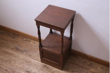 レトロ家具　和製アンティーク　ナラ材　上品なデザインが目を惹くレトロな電話台(花台、サイドテーブル)