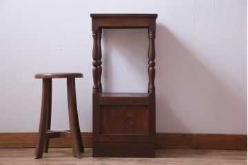 レトロ家具　和製アンティーク　ナラ材　上品なデザインが目を惹くレトロな電話台(花台、サイドテーブル)