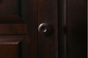 中古　北海道民芸家具　小ぶりなリメイクサイドボード(テレビボード、収納棚)