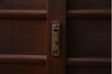 ラフジュ工房オリジナル　古い建具をリメイクした和モダンな戸棚(サイドボード、収納棚)