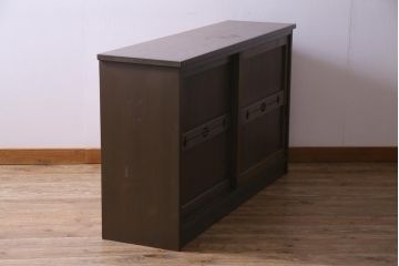 ラフジュ工房オリジナル　扉の意匠が目を惹く古い建具を使ったリメイク戸棚(ローボード、収納棚)