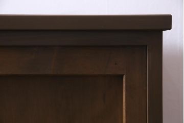 ラフジュ工房オリジナル　扉の意匠が目を惹く古い建具を使ったリメイク戸棚(ローボード、収納棚)