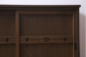 ラフジュ工房オリジナル　扉の意匠が目を惹く古い建具を使ったリメイク戸棚(ローボード、収納棚)