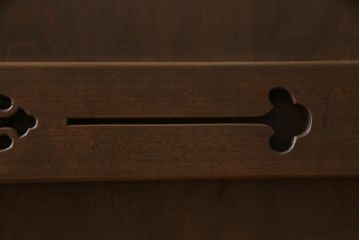 ラフジュ工房オリジナル　扉の意匠が目を惹く古い建具を使ったリメイク戸棚(ローボード、収納棚)