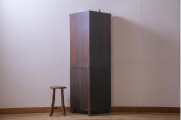 アンティーク家具　大正ロマン　上手物　ナラ材　エレガントな意匠が見事なコーナーキャビネット(コーナーラック、飾り棚)