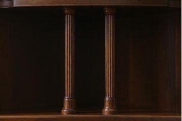 アンティーク家具　大正ロマン　上手物　ナラ材　エレガントな意匠が見事なコーナーキャビネット(コーナーラック、飾り棚)
