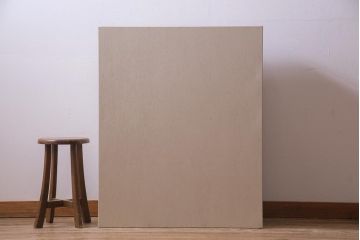 リメイク家具　ペイント　落ち着いた色味が温かみ感じるパタパタ扉の収納棚(4段タイプ)(戸棚、下駄箱)