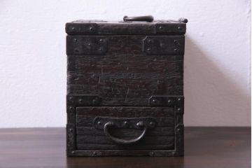 アンティーク雑貨　和製アンティーク　桐材　渋さが漂う趣深い硯箱(小物入れ)