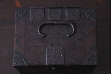 アンティーク雑貨　和製アンティーク　桐材　渋さが漂う趣深い硯箱(小物入れ)