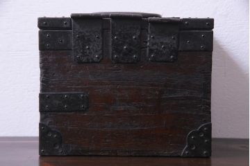 アンティーク雑貨　和製アンティーク　桐材　渋さが漂う趣深い硯箱(小物入れ)