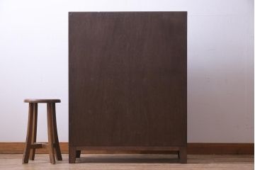 リメイク家具　前面松材　古材の風合いが味わい深いパタパタ扉の脚付き収納棚(4段タイプ)(戸棚、下駄箱)